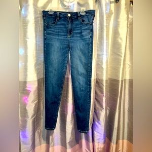 American eagle straight legged jeans